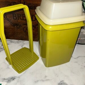 Tupperware Pickle Keeper Green Container Canning Set